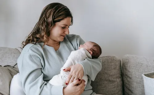 
          Imagem ilustrativa da imagem Número de filhos por mulher é o menor da história, diz IBGE
          