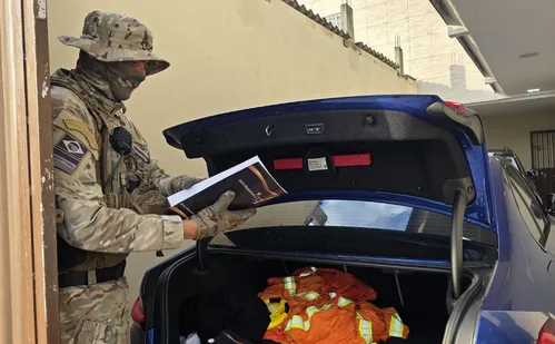 
          Imagem ilustrativa da imagem Operação Usura: polícia cumpre mandados contra suspeitos de agiotagem na Serra
          