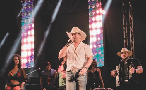 
          Imagem ilustrativa da imagem Pagode, sertanejo e DJ vão animar Festa de São Pedro em Vitória
          