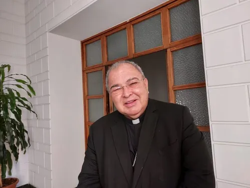 
          Imagem ilustrativa da imagem ‘Papa prometeu ouvir os cardeais como conselheiros’, diz o arcebispo do Rio, d. Orani Tempesta
          