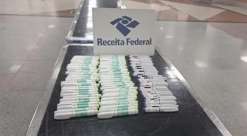
          Imagem ilustrativa da imagem Mulher é presa em aeroporto com 60 canetas emagrecedoras de medicamento em estudo
          