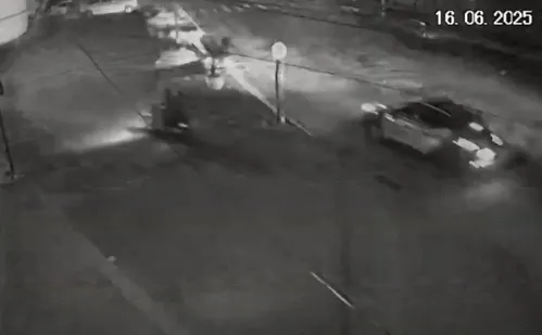 
          Imagem ilustrativa da imagem Perseguição termina em batida e tiros após assalto em Vila Velha
          