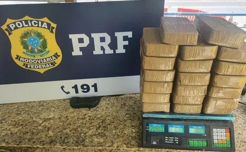 
          Imagem ilustrativa da imagem Polícia apreende 20 quilos de pasta base de cocaína no Sul do ES
          