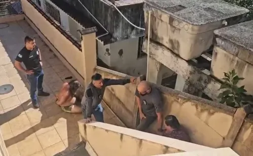 
          Imagem ilustrativa da imagem Por que filhos mantiveram cadáver do pai em casa por até dois anos no RJ?
          