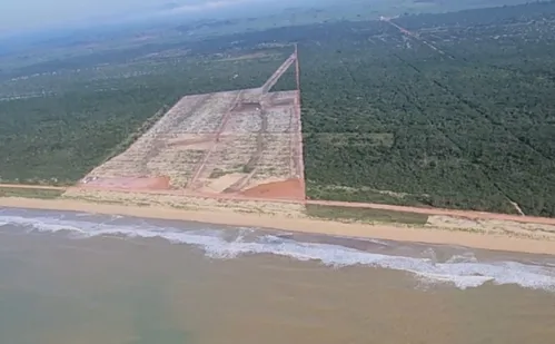 
          Imagem ilustrativa da imagem Porto Central: obras de novo porto no Sul do Espírito Santo avançam
          