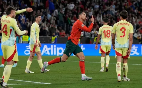 
          Imagem ilustrativa da imagem Portugal vence Espanha nos pênaltis e é campeã da Liga das Nações
          