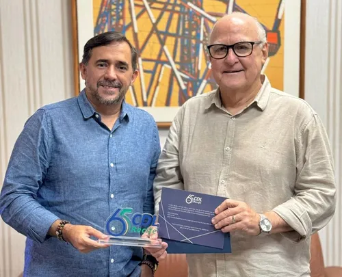 
          Imagem ilustrativa da imagem Presidente da CDL Recife visita TV Tribuna e entrega convite de 65 anos da entidade
          