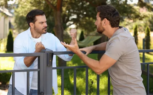 
          Imagem ilustrativa da imagem Psicóloga explica brigas com vizinhos e familiares: "Valores diferentes"
          