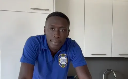 
          Imagem ilustrativa da imagem Quem é Khaby Lame, destaque do TikTok que foi detido pela imigração dos EUA
          