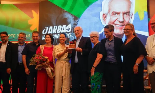 
          Imagem ilustrativa da imagem Raquel Lyra lança Fenearte com homenagem a Jarbas e investimento de R$ 15 milhões
          