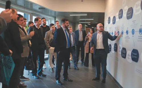 
          Imagem ilustrativa da imagem Representantes dos Detrans buscam na Europa soluções para melhorar o trânsito
          