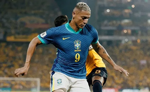 
          Imagem ilustrativa da imagem Richarlison comemora volta à seleção, mas admite que foi mal
          