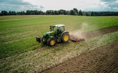 
          Imagem ilustrativa da imagem Salários no agronegócio crescem e já chegam a R$ 50 mil no ES
          