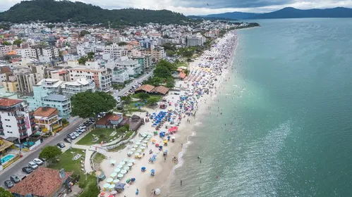 
          Imagem ilustrativa da imagem Santa Catarina dispara e Sudeste recua pela 1ª vez como destino de migrantes no Brasil
          