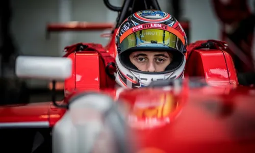 
          Imagem ilustrativa da imagem Santander e Fórmula 1 lançam curso gratuito sobre liderança de alta performance
          