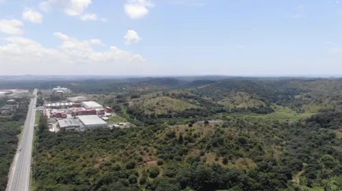 
          Imagem ilustrativa da imagem Suape terá fábrica de e-metanol de R$ 2 bilhões e geração de 1.500 empregos
          