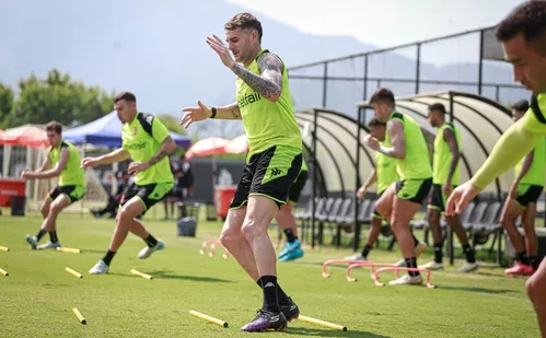 
          Imagem ilustrativa da imagem Sul-Americana: vida ou morte para o Vasco em São Januário
          