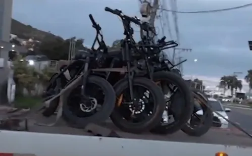 
          Imagem ilustrativa da imagem Suspeitos de roubo de bikes elétricas são presos e bicicletas recuperadas
          