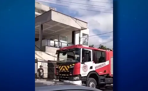 
          Imagem ilustrativa da imagem Suspeitos tentam incendiar casa durante ataque em Vila Velha
          