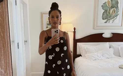 
          Imagem ilustrativa da imagem Taís Araújo será Elza Soares em cinebiografia
          