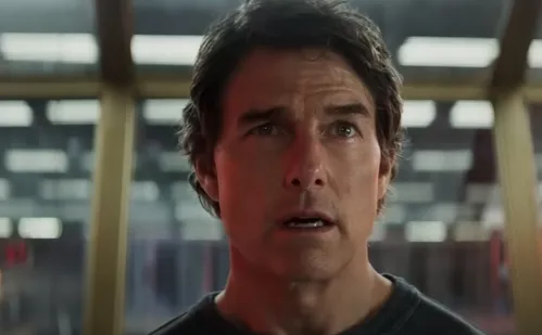 
          Imagem ilustrativa da imagem Tom Cruise quebra recorde mundial com salto de paraquedas em novo filme
          