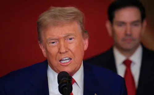 
          Imagem ilustrativa da imagem Trump entra na guerra e ataca instalações nucleares do Irã
          