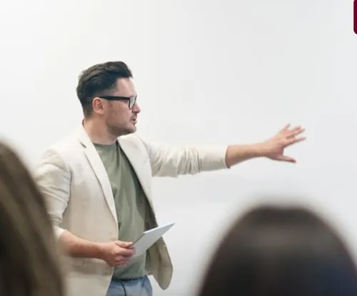 
          Imagem ilustrativa da imagem UFPE abre seleção simplificada para professor substituto. São 75 vagas
          