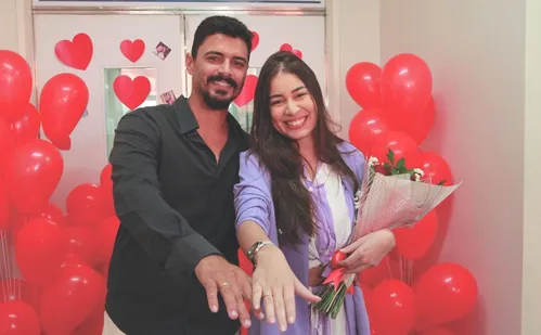 
          Imagem ilustrativa da imagem Um pedido de casamento dentro do hospital: conheça a história de Alef e Gabriele
          