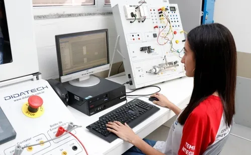 
          Imagem ilustrativa da imagem Veja como se inscrever para 2.430 vagas em cursos técnicos gratuitos no ES
          