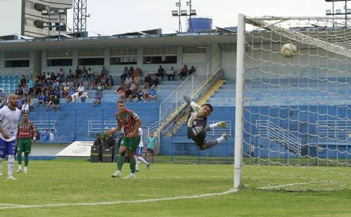 
          Imagem ilustrativa da imagem Vitória vira e reassume a liderança da Copa Espírito Santo
          