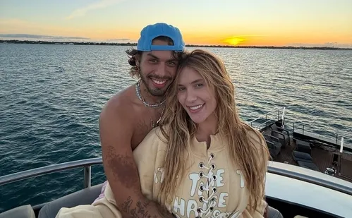 
          Imagem ilustrativa da imagem Zé Felipe falou sobre crise no casamento com Virginia em fevereiro; relembre
          