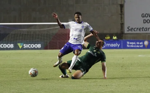 
          Imagem ilustrativa da imagem Porto vira e liderança será decidida na última rodada
          