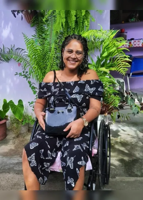 Imagem ilustrativa da imagem Ex-dançarina do ES fica paraplégica após infecção por mexer em furúnculo