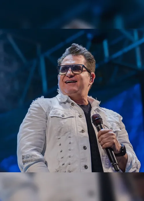 Imagem ilustrativa da imagem Marrone “passa bem” após cair de palco e bater a cabeça, mas permanece internado