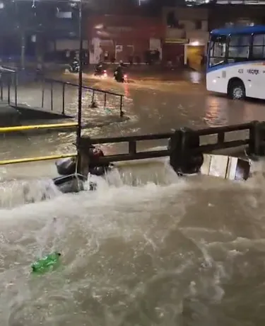 Imagem ilustrativa da imagem Chuvas intensas já causam transtornos no Grande Recife