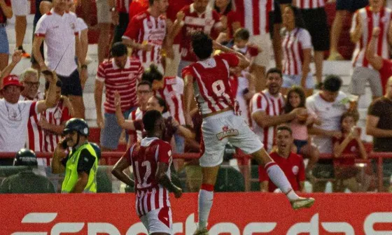 Imagem ilustrativa da imagem Náutico conquista primeira vitória na Série C e sai da zona de rebaixamento