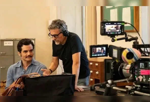 Imagem ilustrativa da imagem 'Cahiers du Cinéma' coloca 'O Agente Secreto' em lista de melhores filmes de 2025