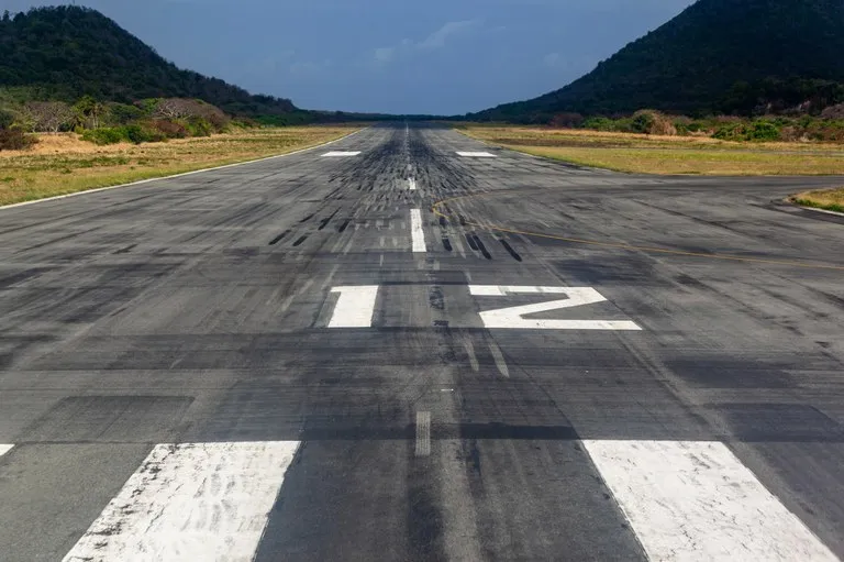 Imagem ilustrativa da imagem Anac restringe operações no aeroporto de Fernando de Noronha. Veja o que muda