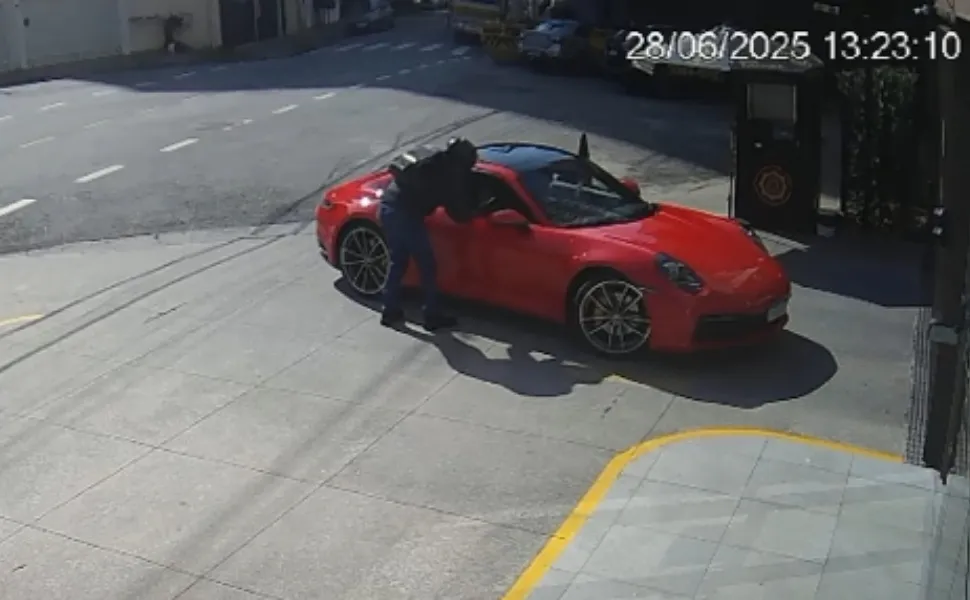 Imagem ilustrativa da imagem Empresário em Porsche é morto a tiros em São Paulo