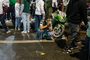 Imagem ilustrativa da imagem Chelsea murcha ‘carnaval’ no entorno do Allianz Parque após eliminar Palmeiras do Mundial