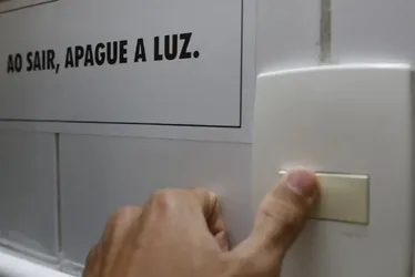 Imagem ilustrativa da imagem Nova tarifa social de energia elétrica passa a valer neste sábado