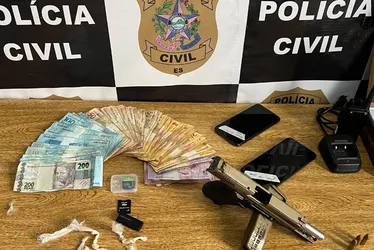 Imagem ilustrativa da imagem Operação prende gerente do tráfico em Fundão, além de armas e dinheiro