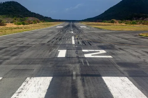 
          Imagem ilustrativa da imagem Anac restringe operações no aeroporto de Fernando de Noronha. Veja o que muda
          
