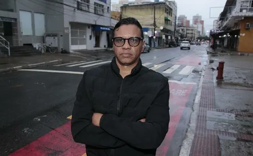 
          Imagem ilustrativa da imagem Moradores fazem apelo para retirar viciado das ruas de Vila Velha
          