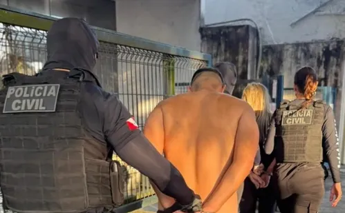 
          Imagem ilustrativa da imagem Pastora e marido são presos após mulher morrer em cárcere por desnutrição
          