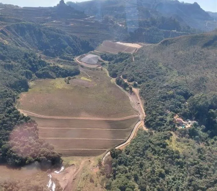 Imagem ilustrativa da imagem Barragem em Brumadinho tem nível de emergência elevado; famílias do entorno são evacuadas