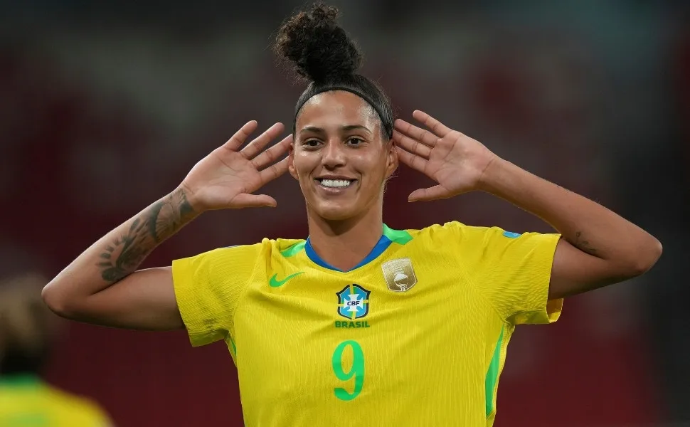 Imagem ilustrativa da imagem Brasil goleia Uruguai e enfrentará Colômbia na final da Copa América Feminina