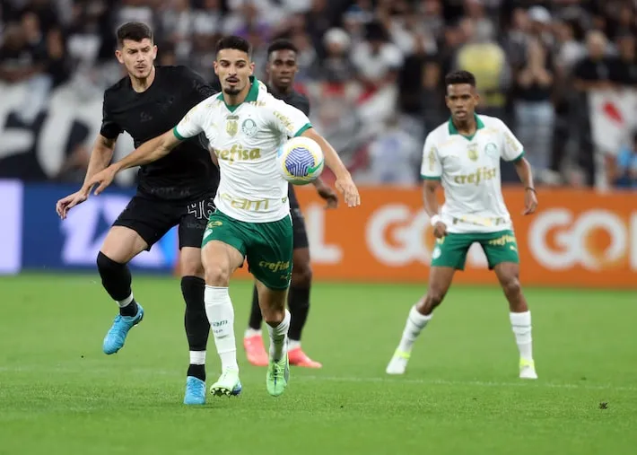 Imagem ilustrativa da imagem Corinthians confia em trio de estrelas e Palmeiras busca derrubar tabu na casa do rival