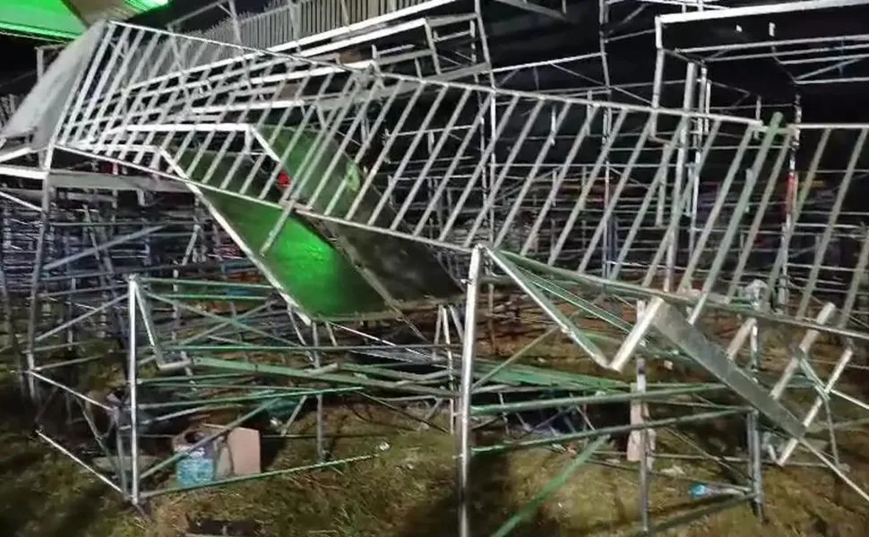 Imagem ilustrativa da imagem Desabamento de arquibancada em show no interior de SP deixa 60 feridos