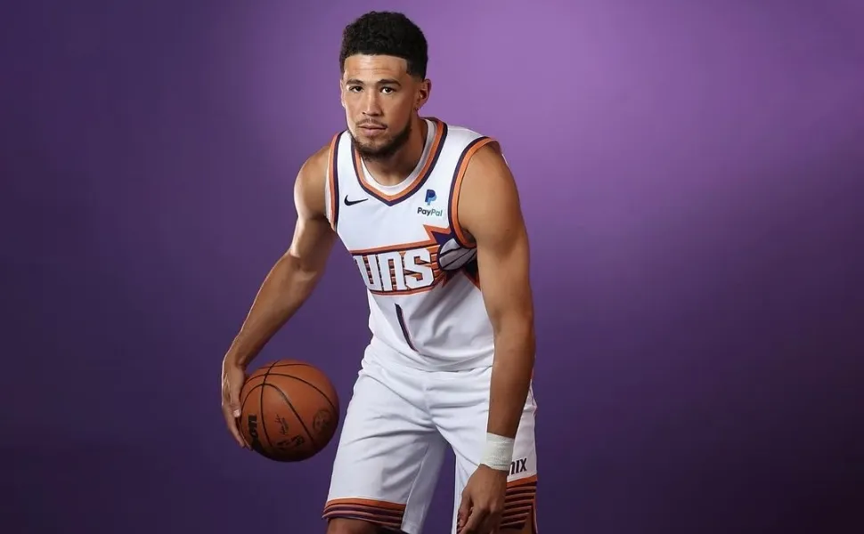 Imagem ilustrativa da imagem Devin Booker renova com os Suns e terá maior salário da história da NBA